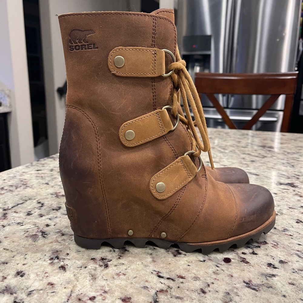 SOREL JOAN OF ARCTIC WATERPROOF WEDGE SIZE 6.5